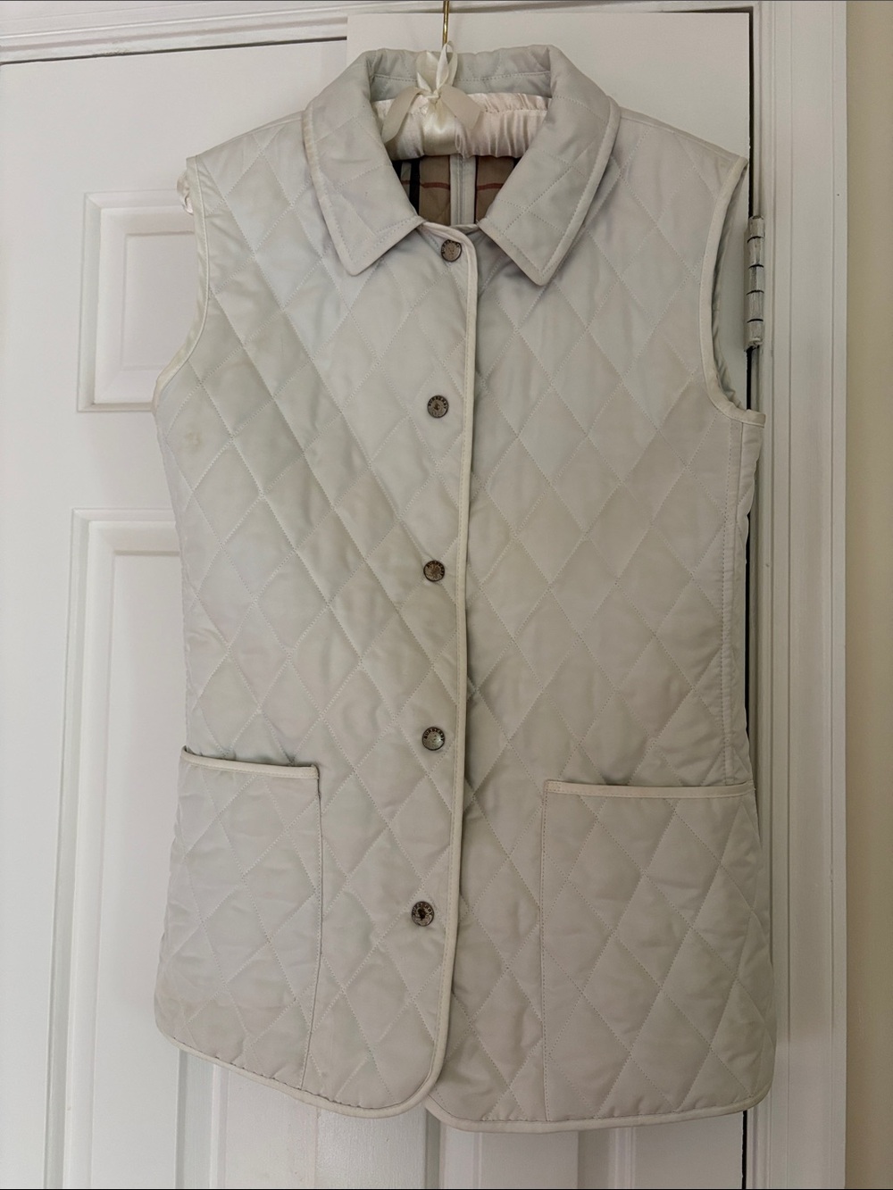 BURBERRY Classic Quilted Sleeveless top